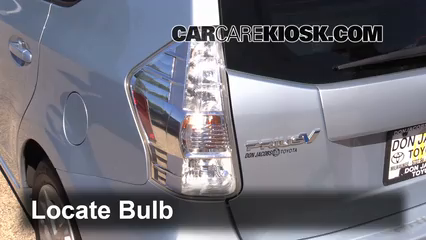 2012 Toyota Prius V 1.8L 4 Cyl. Éclairage Feu stop (remplacer ampoule)